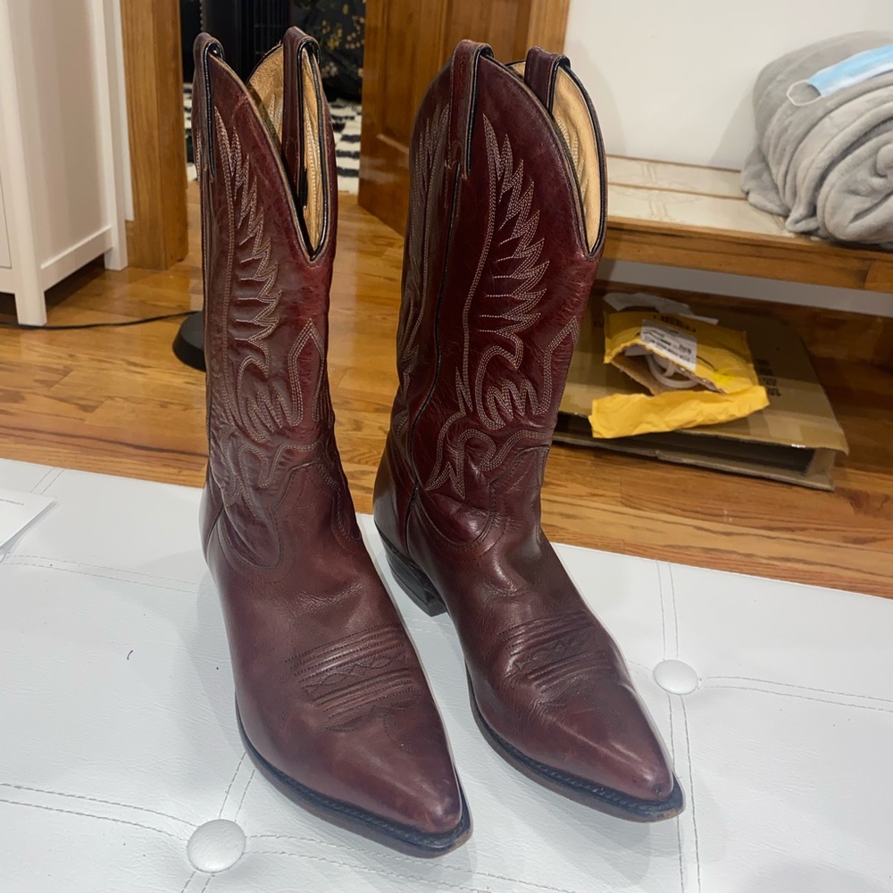 Women’s cowboy boots